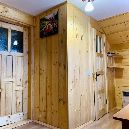 за горбами Yaremche