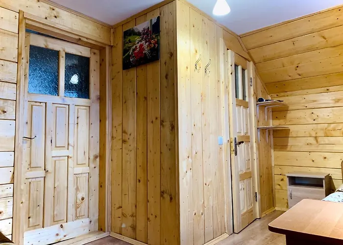 за горбами Yaremche