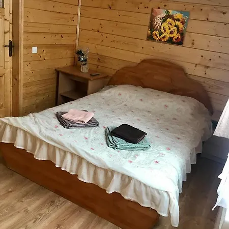 за горбами Apartment *