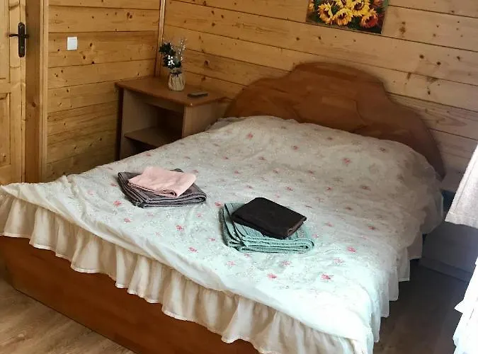 за горбами Apartment *