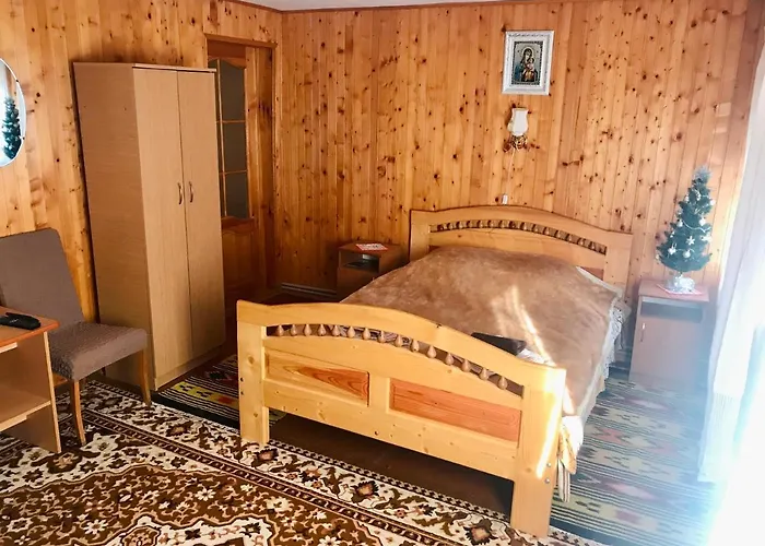за горбами * Yaremche